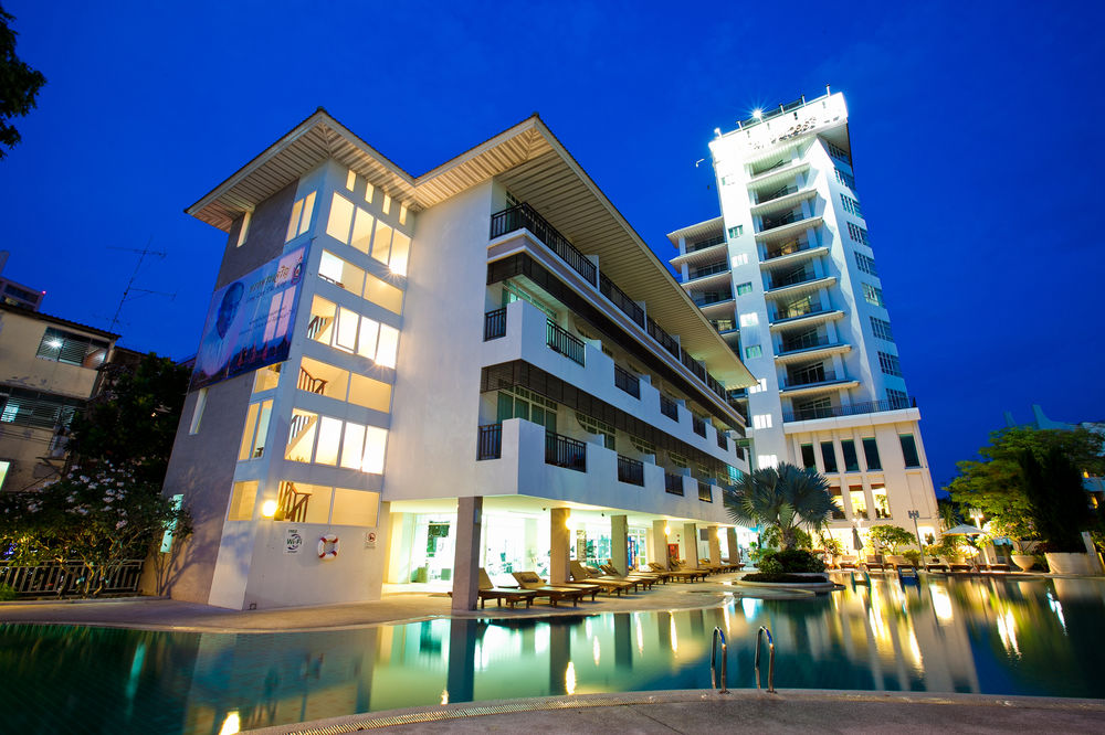 Pattaya Discovery Beach Hotel Pattaya Thailand thumbnail